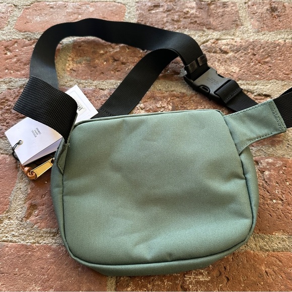 Herschel Supply Company Fifteen Waist Bag Hip Bag Fanny Pack in Dark Forest - Picture 11 of 16